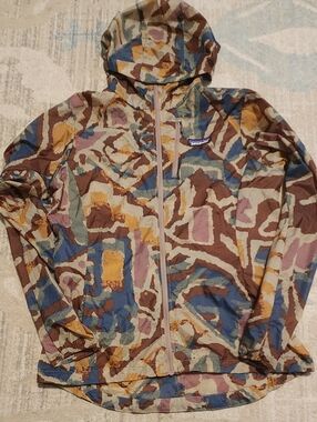 Women Patagonia Houdini Paterend Windbreaker Jacket. Size M. Brown. Like New